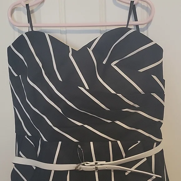 Sweetheart neckline strapless dress-NWT! - Picture 6 of 7